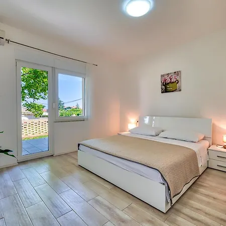 וילה Matija Ližnjan