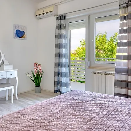 Villa Matija Ližnjan